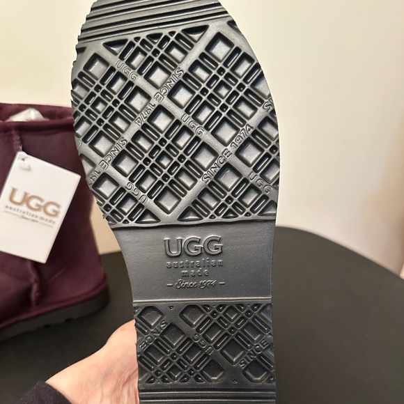 Australian Made Plum short Ugg boots NWT Size 8 - Picture 5 of 13